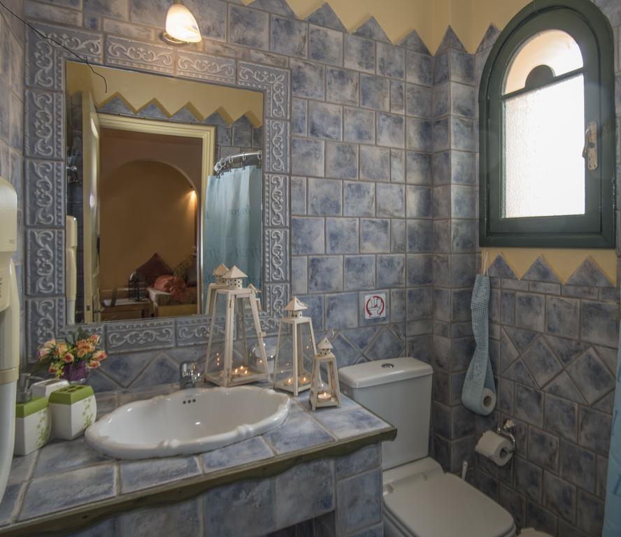 Athenea Villas, Private Pools & Gardens * Keri