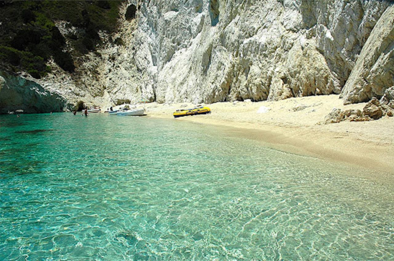 Athenea Villas, Private Pools & Gardens Willa