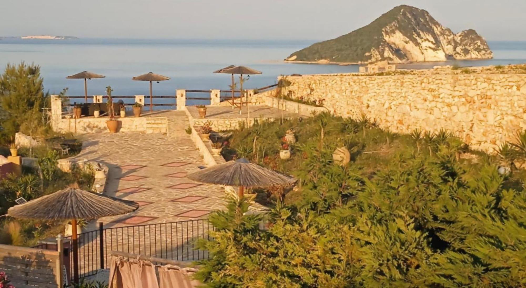 Vilă Athenea Villas, Private Pools & Gardens Keri