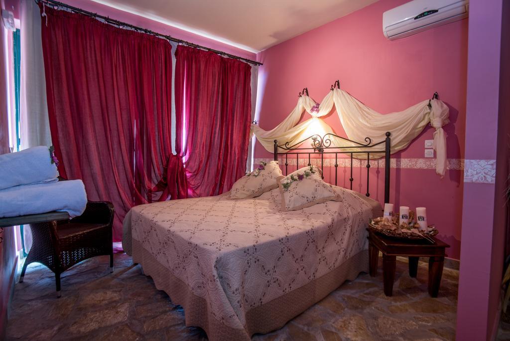 Athenea Villas, Private Pools & Gardens Vilă