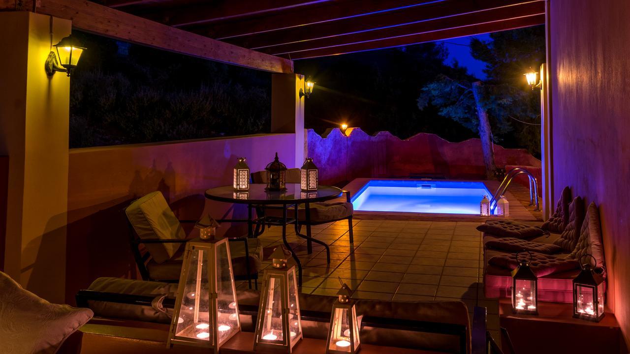 Vilă Athenea Villas, Private Pools & Gardens Keri